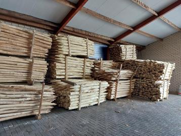 Robinia palen, spintvrij geschuurd, schapenhek, poorten, pal beschikbaar voor biedingen