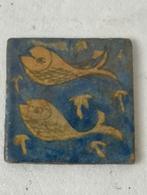 Antiek Syrisch of Perzisch tegeltje vis motief, Antiek en Kunst, Antiek | Keramiek en Aardewerk, Ophalen of Verzenden