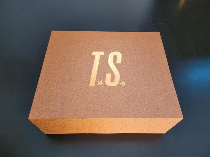 Nieuw Taylor Swift The Life of a Showgirl cardigan maat xs/s, Kleding | Dames, Truien en Vesten, Nieuw, Maat 36 (S), Ophalen of Verzenden