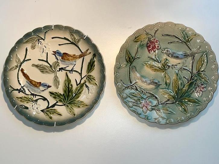 2x prachtig XIXe barbotine bord reliëfdecor vogels handpaint, Antiek en Kunst, Antiek | Wandborden en Tegels, Ophalen of Verzenden