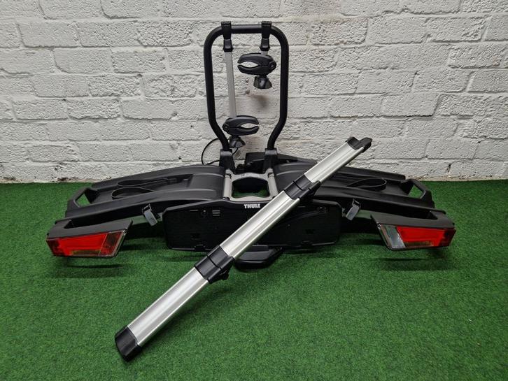 Nette Thule EasyFold XT 933 fietsendrager + Oprijgoot, Auto diversen, Fietsendragers, Zo goed als nieuw, Trekhaakdrager, 2 fietsen