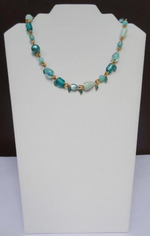 Handgemaakte ketting met zeegroene glaskralen (87), Sieraden, Tassen en Uiterlijk, Kettingen, Nieuw, Overige materialen, Groen