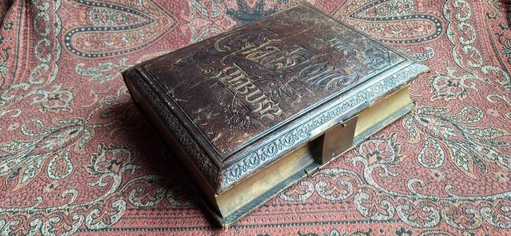 Antiek Engels GLADSTONE muziek fotoalbum, 1892, Antiek en Kunst, Antiek | Boeken en Bijbels, Ophalen of Verzenden