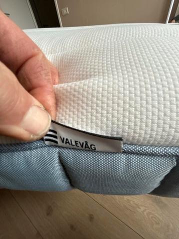 IKEA Malm bed + Valevag matras - afbeelding 4