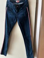 Mooie Vingno jeans met leuke bies maat 12, Kinderen en Baby's, Kinderkleding | Maat 152, Broek, Meisje, Ophalen of Verzenden, Zo goed als nieuw
