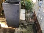 Te koop 2 antraciet grijze plantenbakken, Ophalen, Vierkant, Tuin, Zo goed als nieuw