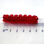 Driehoekkraal rood transparant van circa 1 cm (15 stuks), Verzenden, Nieuw, Kraal