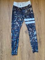 Stronger donkere bladeren print sportlegging, maat S, Kleding | Dames, Overige kleuren, Ophalen of Verzenden, Stronger, Maat 36 (S)