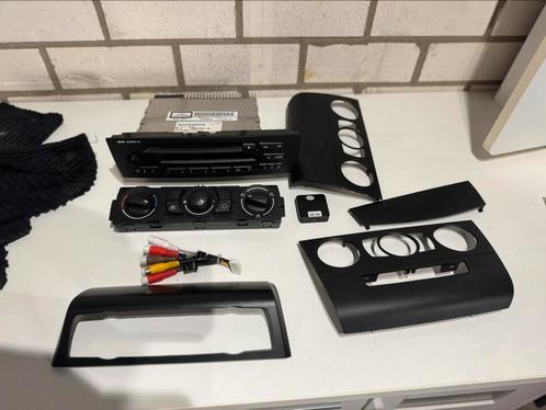 BMW 1 serie E87 radio + panelen ORIGINEEL WERKEND!, Auto diversen, Autoradio's, Zo goed als nieuw, Ophalen