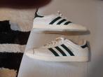 Adidas snekers met groene strepen. Maat 43 schoenen., Kleding | Heren, Schoenen, Ophalen of Verzenden, Zo goed als nieuw, Overige kleuren