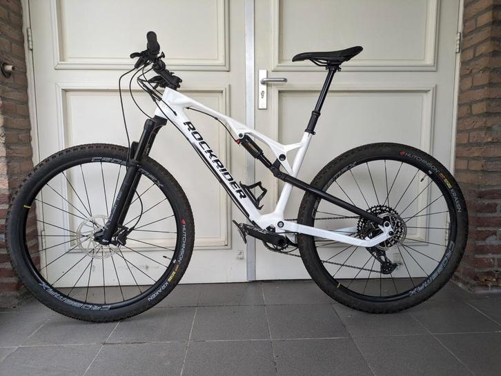 Rockrider xc900s wit framemaat L full suspension mtb., Fietsen en Brommers, Fietsen | Mountainbikes en ATB, Zo goed als nieuw