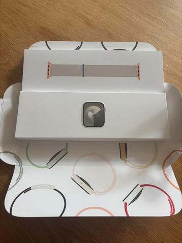 Apple watch serie 9 41 mm starlight beschikbaar voor biedingen