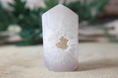 Agaat druzy puntje 0185 mineraal edelsteen, Verzamelen, Mineralen en Fossielen, Mineraal, Ophalen of Verzenden