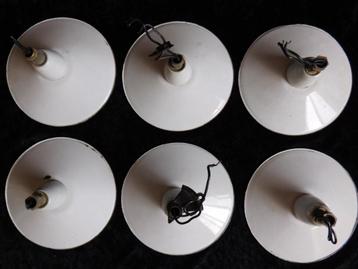 6 vintage emaille hanglampen met proseleinen fitting, wit em beschikbaar voor biedingen