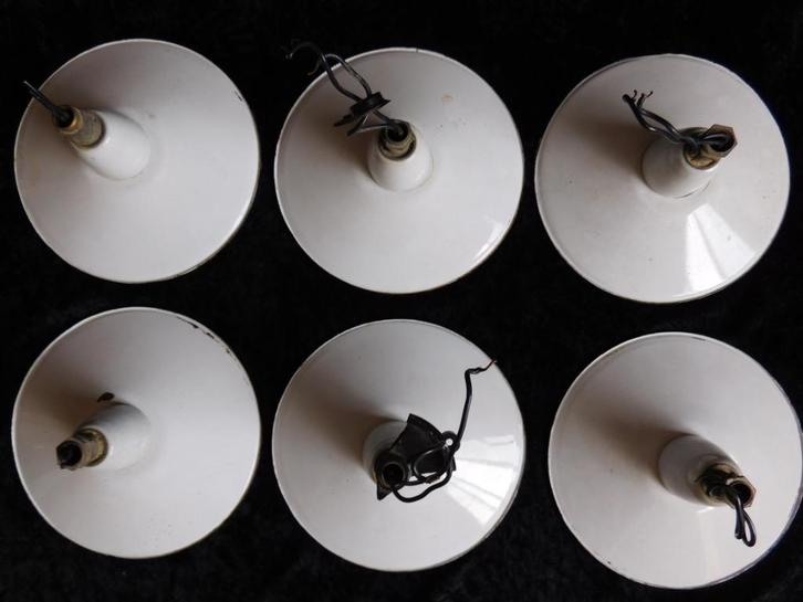 6 vintage emaille hanglampen met proseleinen fitting, wit em, Verzamelen, Retro, Huis en Inrichting, Ophalen of Verzenden