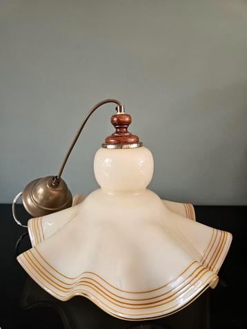 Vintage hanglamp met glazen rok kap in creme en bruin glas beschikbaar voor biedingen
