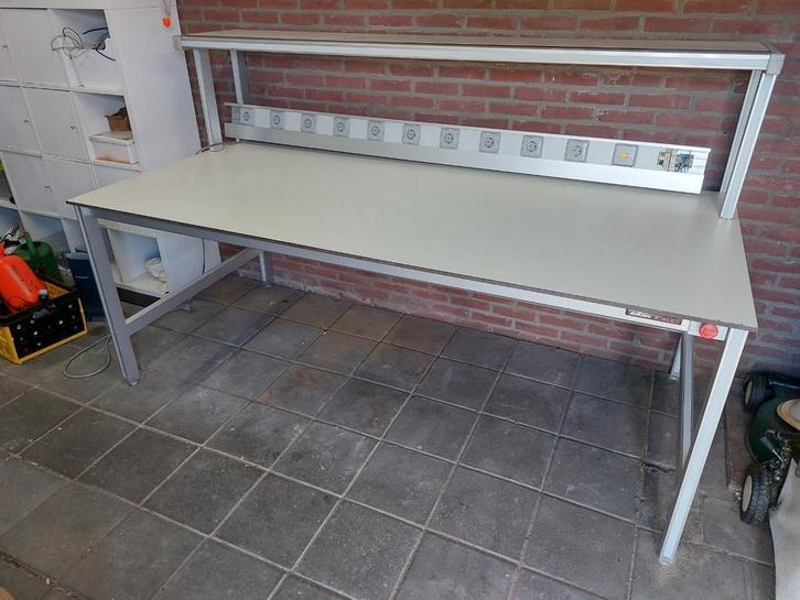 Adiform laboratoriumtafel van aluminium met trespa., Doe-het-zelf en Verbouw, Werkbanken, Gebruikt, 170 cm of meer, Ophalen