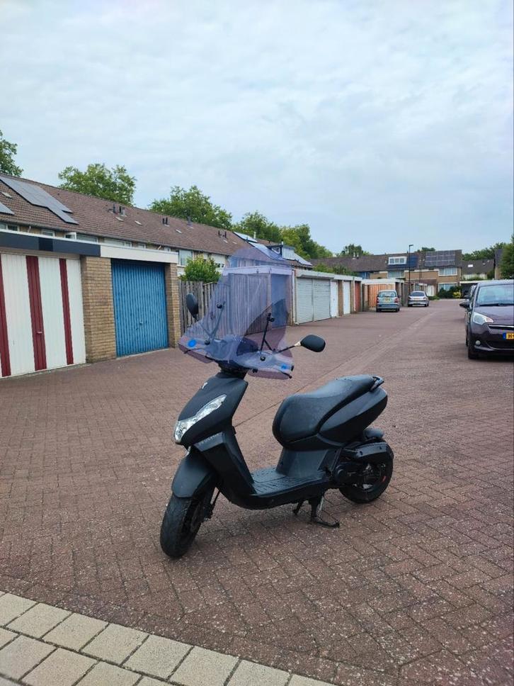Kisbee 4T 2013 – Snorfiets | Loopt als een zonnetje  |, Fietsen en Brommers, Scooters | Peugeot, Zo goed als nieuw, Overige modellen