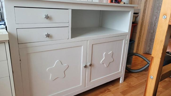 Antieke commode/kast - Volhout, makkelijk over te verven, Kinderen en Baby's, Kinderkamer | Commodes en Kasten, Gebruikt, Commode