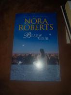 Nora Roberts - Blauw vuur (Special), Ophalen of Verzenden, Zo goed als nieuw, Nora Roberts
