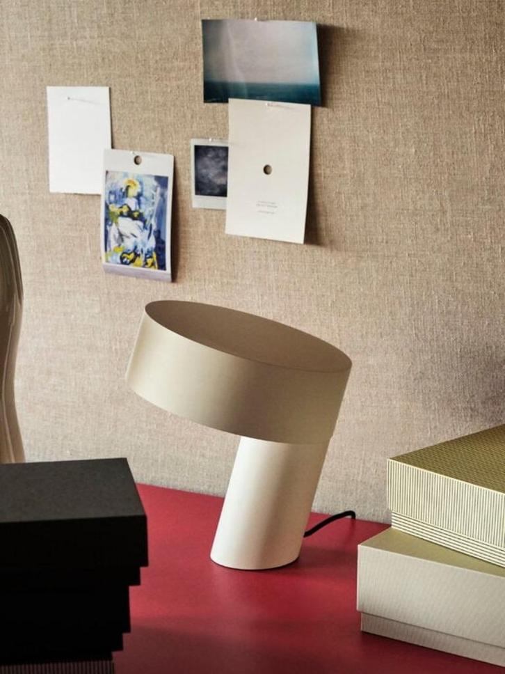 Hay Slant Tafellamp, Huis en Inrichting, Lampen | Tafellampen, Zo goed als nieuw, Minder dan 50 cm, Metaal, Ophalen of Verzenden