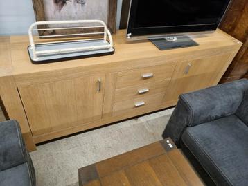 Dressoir Breedte 220cm hoogte 85cm Diepte 50cm beschikbaar voor biedingen