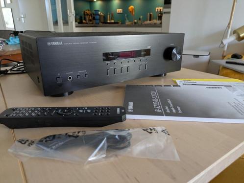 Yamaha R-S202D stereo receiver zwart (4* What-Hifi review), Audio, Tv en Foto, Versterkers en Receivers, Zo goed als nieuw, Stereo