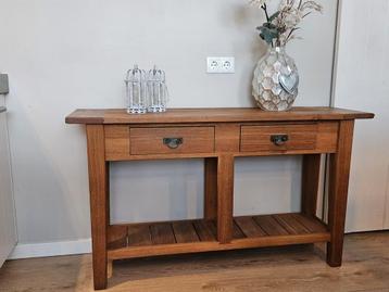 Mooie sidetable teak beschikbaar voor biedingen