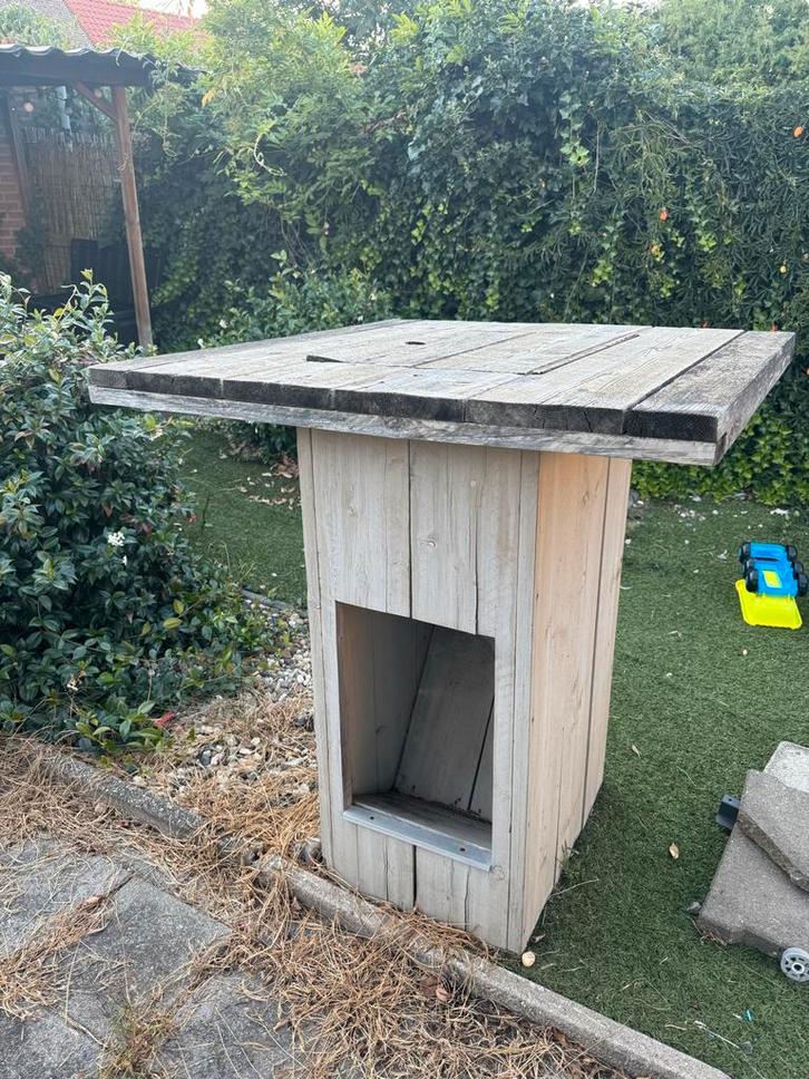 Houten bartafel / statafel incl. Bieropslag ( opknapper ), Huis en Inrichting, Tafels | Statafels, Gebruikt, Ophalen