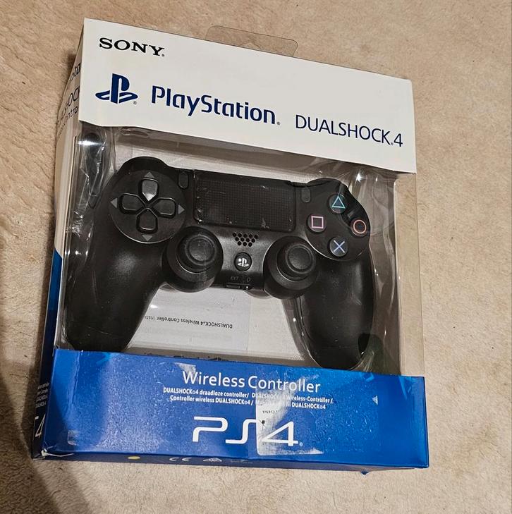 PS4 Controller - Nieuw in doos!, Spelcomputers en Games, Spelcomputers | Sony PlayStation Consoles | Accessoires, Nieuw, PlayStation 4