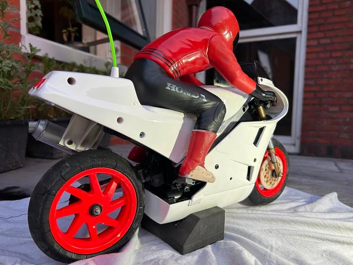 Prachtige vintage honda graupner, Hobby en Vrije tijd, Modelbouw | Radiografisch | Auto's, Onderdeel, Overige schalen, Ophalen of Verzenden