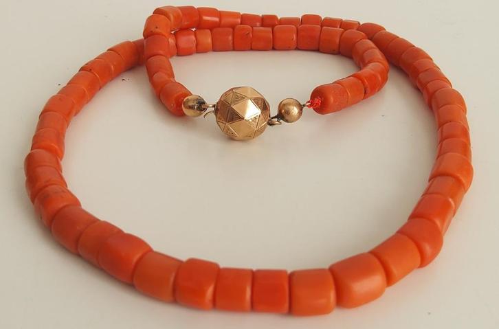ketting bloedkoraal met groot gouden slot, Sieraden, Tassen en Uiterlijk, Antieke sieraden, Ketting, Goud, Met edelsteen, Verzenden
