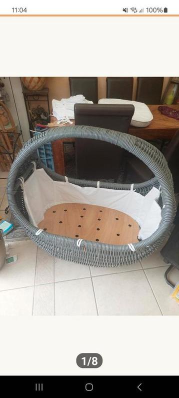 Baby wigje  beschikbaar voor biedingen