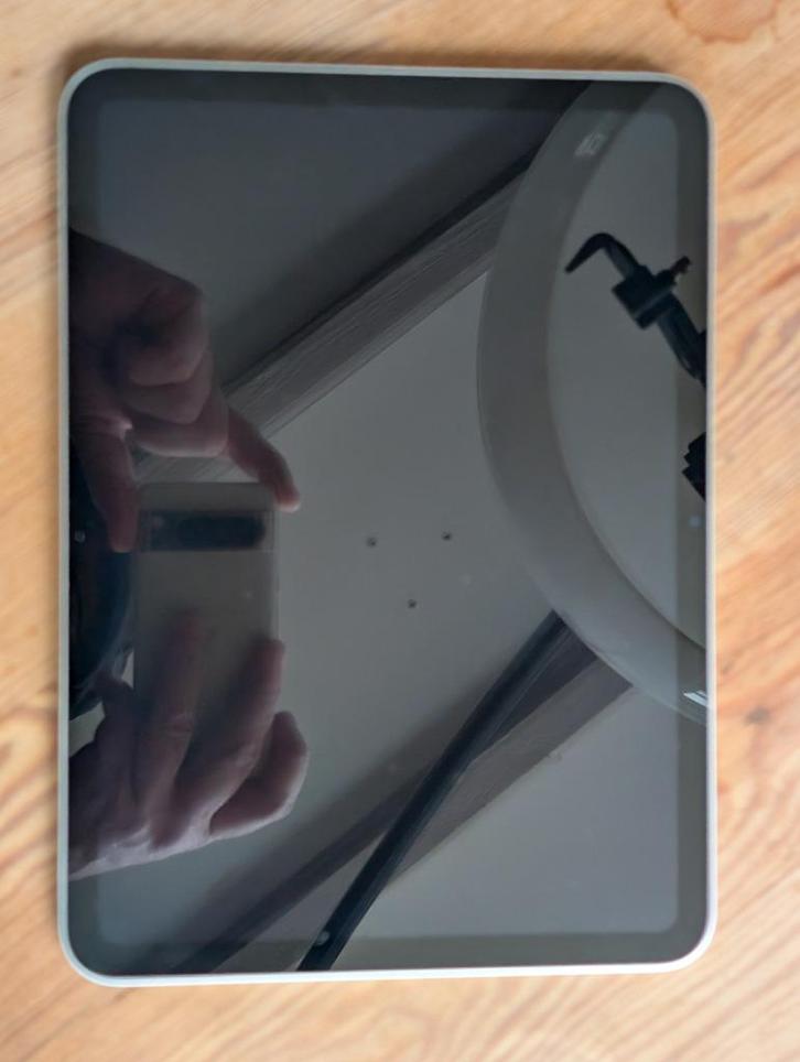 Apple iPad 10e generatie (2022) 64GB + toetsenbord & hoes, Computers en Software, Apple iPads, Zo goed als nieuw, Apple iPad, Wi-Fi