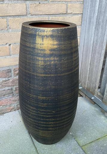 Bloempot vaas met gouden gloed – 56 cm hoog beschikbaar voor biedingen