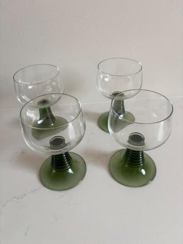 Roemer wijnglazen ~ groene voet beschikbaar voor biedingen