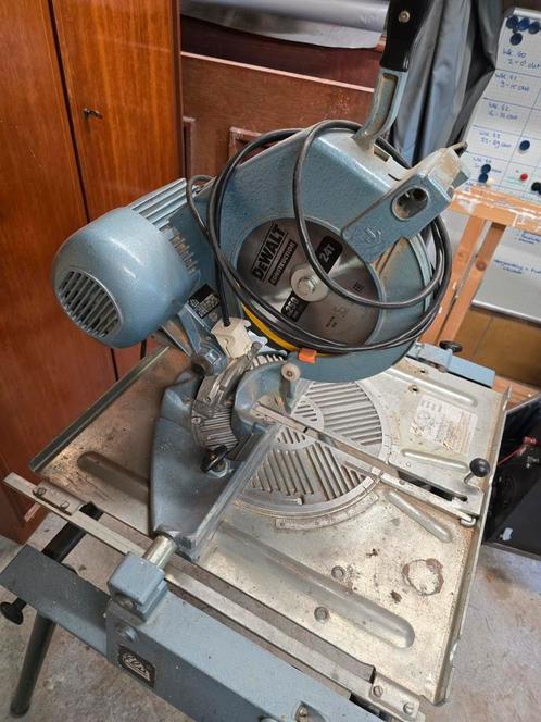 Elu flipflop zaagtafel afkortzaag, Doe-het-zelf en Verbouw, Gereedschap | Zaagmachines, Gebruikt, Afkortzaag, 1200 watt of meer