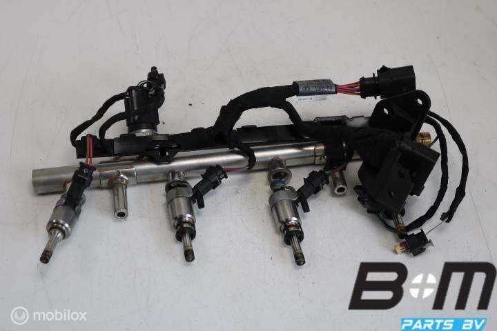 Brandstofrail met verstuivers VW Golf 7 GTI 06K133317G, Auto-onderdelen, Motor en Toebehoren, Gebruikt