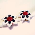 Vintage oorbellen clips grote bloemen wit rood jaren '50, Overige materialen, Gebruikt, Verzenden, Wit