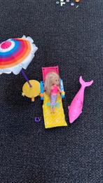Chelsea barbie set met parasol en dolfijn, Ophalen, Zo goed als nieuw, Barbie