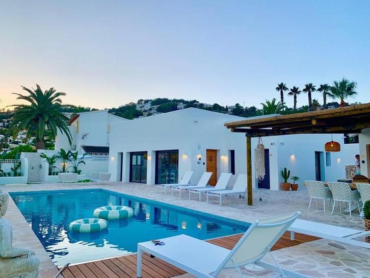 Moraira luxe villa met groot zwembad, Vakantie, Vakantiehuizen | Spanje, Costa Blanca, Landhuis of Villa, Dorp, Aan zee, 3 slaapkamers