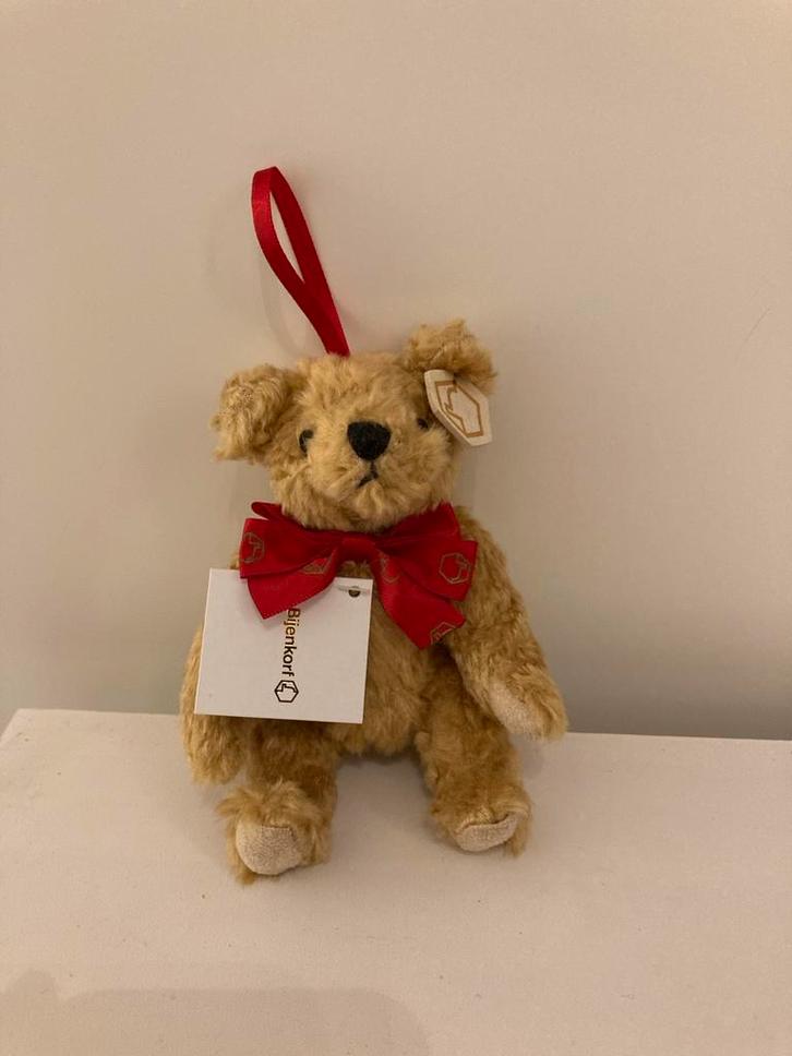 Bijenkorf Beertje Kersthanger - Nieuw!, Diversen, Kerst, Nieuw, Ophalen of Verzenden