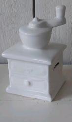Vintage spaarpot in vorm van Koffiemolen fooienpot koffie, Verzamelen, Spaarpotten, Ophalen of Verzenden, Zo goed als nieuw