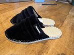 Te Koop Pantoffels, Zwart, Nieuw, Ophalen of Verzenden, Pantoffels of Sloffen