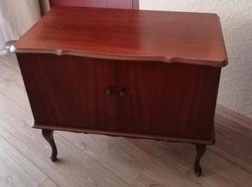 Antieke kast  beschikbaar voor biedingen