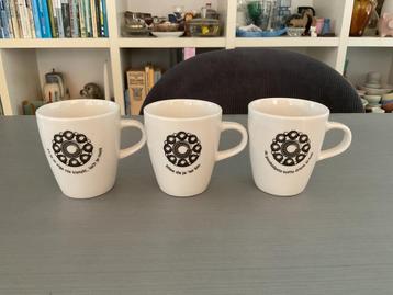 3x koffiekopjes met Zeeuwse spreuken beschikbaar voor biedingen