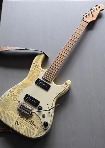 Custom Gitaar – Roasted Flame Maple, RVS frets, Fishman P90 beschikbaar voor biedingen