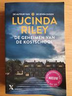 Lucinda Riley - De geheimen van de kostschool, Boeken, Lucinda Riley, Ophalen of Verzenden, Zo goed als nieuw, Nederland