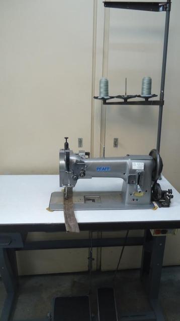 Industrie Naaimachine Pfaff 3 Voudig Transpor(545) beschikbaar voor biedingen