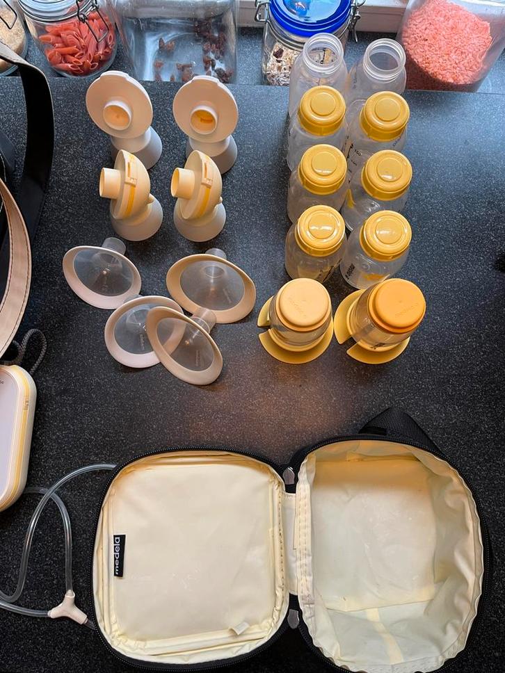 Medela Freestyle Flex dubbele kolf, Kinderen en Baby's, Babyvoeding en Toebehoren, Zo goed als nieuw, Borstkolf, Ophalen